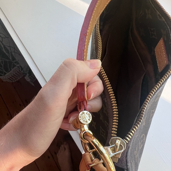 Louis Vuitton Purse *read description!* - Picture 5 of 9